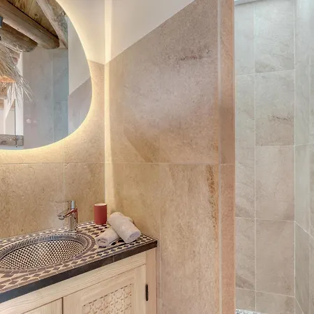 Climatisee Au Lavandou Avec Vue Avec Piscine Chauffee