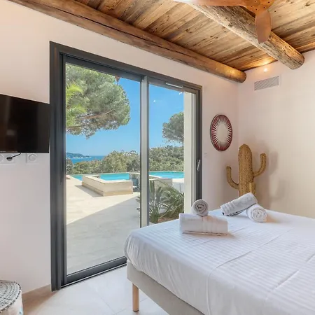 빌라 Climatisee Au Lavandou Avec Vue Avec Piscine Chauffee *