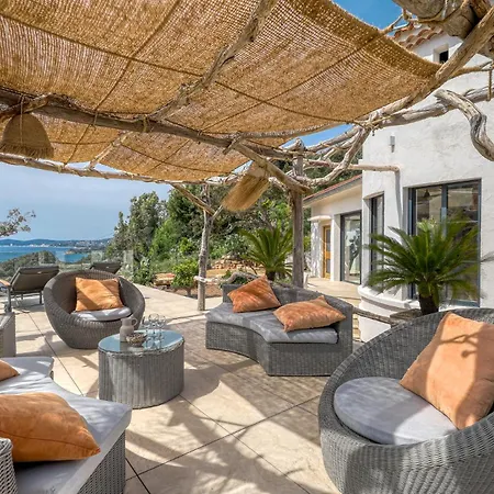 빌라 Climatisee Au Lavandou Avec Vue Avec Piscine Chauffee
