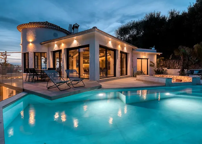 Climatisee Au Lavandou Avec Vue Avec Piscine Chauffee *