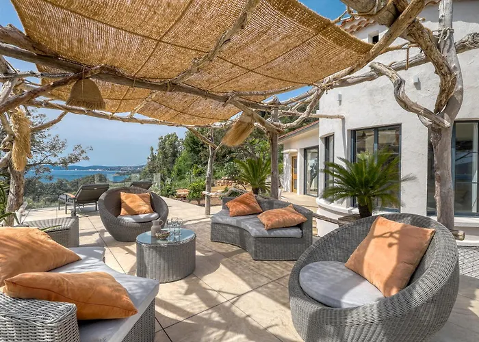 Villa Climatisee Au Lavandou Avec Vue Avec Piscine Chauffee