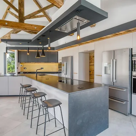 Villa Climatisee Au Lavandou Avec Vue Avec Piscine Chauffee *