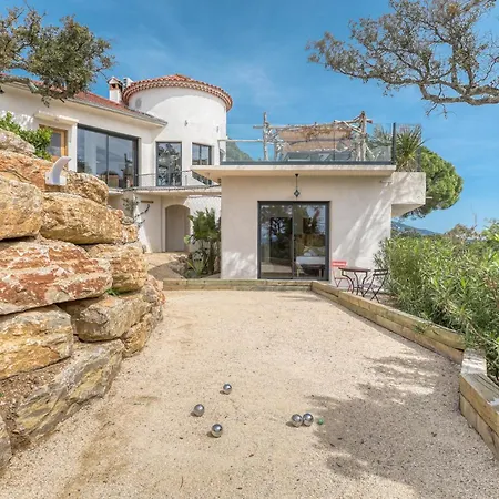 Climatisee Au Lavandou Avec Vue Avec Piscine Chauffee Villa *