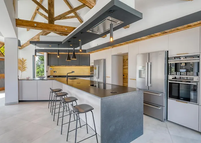 Vila Climatisee Au Lavandou Avec Vue Avec Piscine Chauffee *