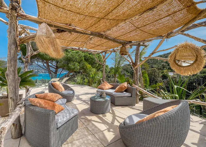 Climatisee Au Lavandou Avec Vue Avec Piscine Chauffee * Le Lavandou